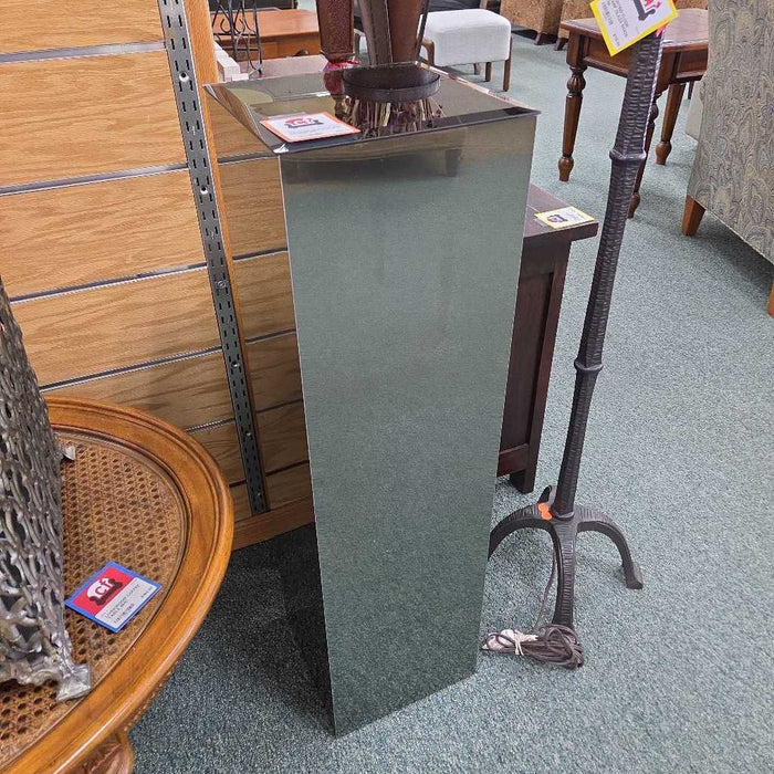 PLANT STAND AT