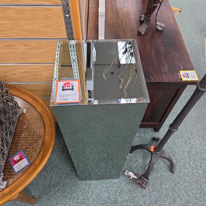 PLANT STAND AT