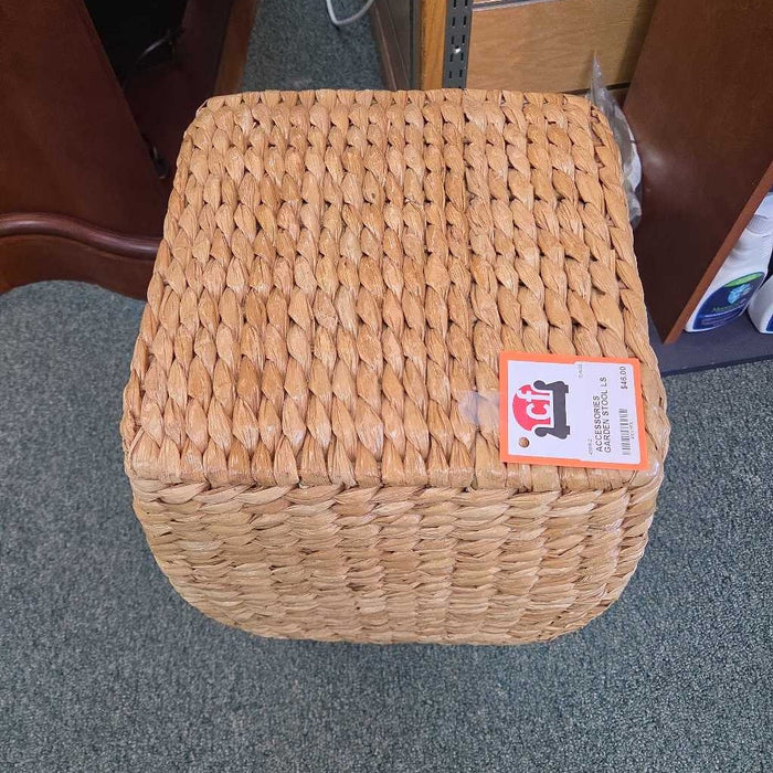 GARDEN STOOL LS