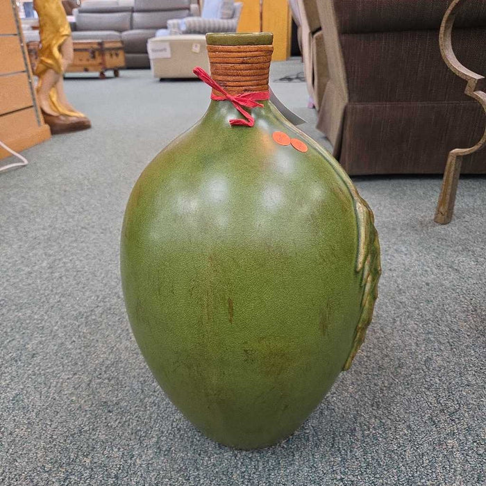 GREEN VASE LS