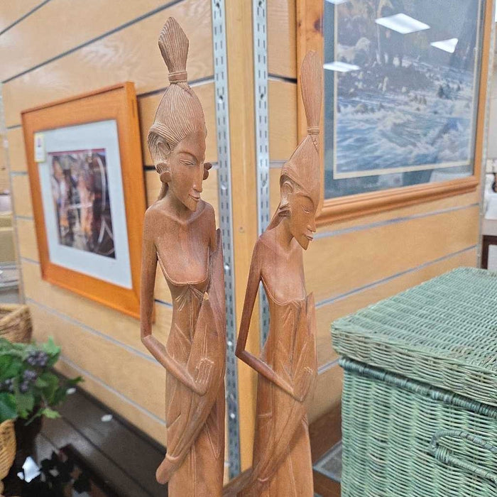 SET OF 2 STATUES AT