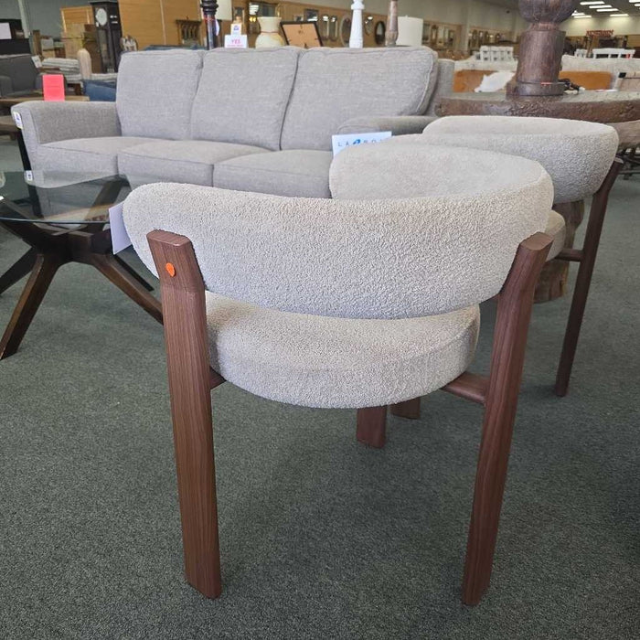 ACCENT CHAIR AT