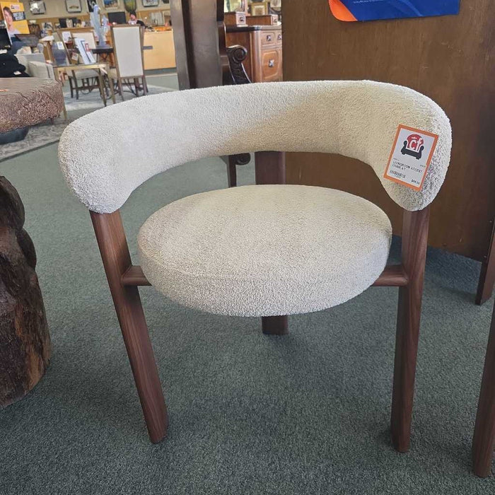 ACCENT CHAIR AT