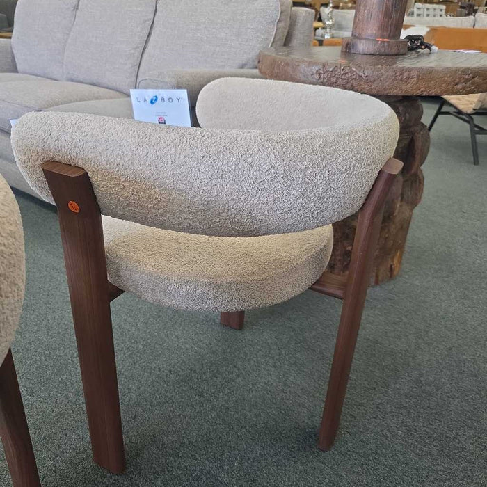 ACCENT CHAIR AT