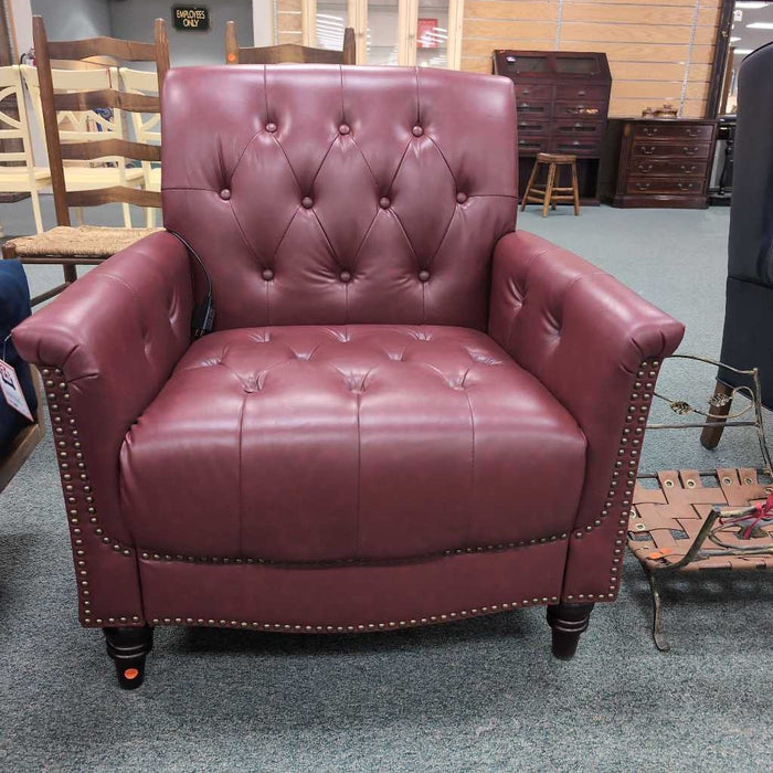 RED ACCENT CHAIR TM