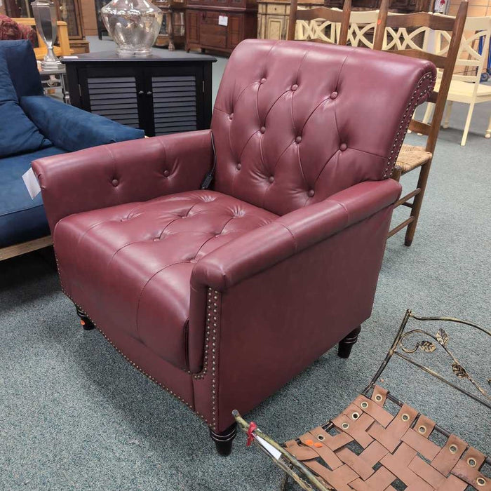 RED ACCENT CHAIR TM