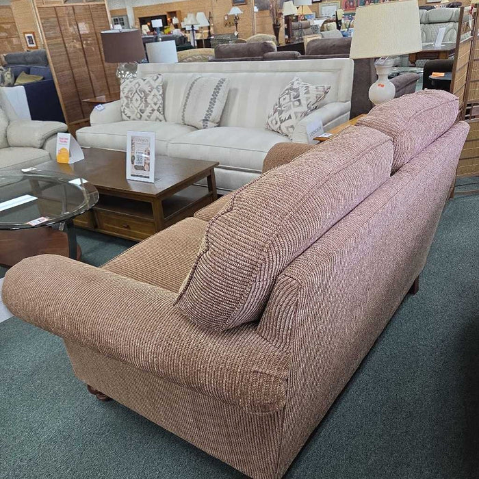BROYHILL LOVESEAT BAH