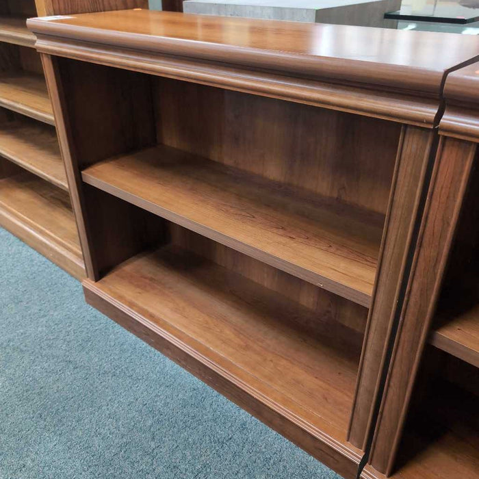 BOOKSHELF KL