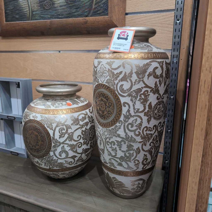 SET OF 2 VASES SK