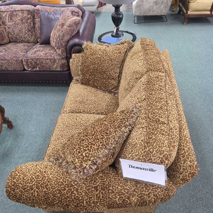 THOMASVILLE LOVESEAT BKS