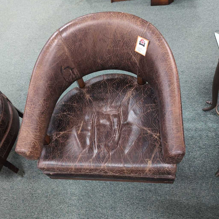 LEATHER ACCENT CHAIR KL