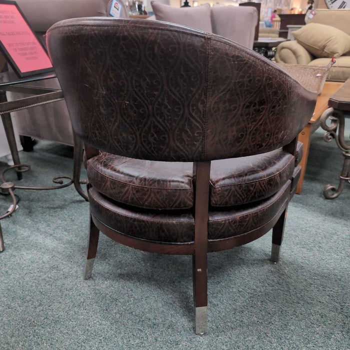 LEATHER ACCENT CHAIR KL