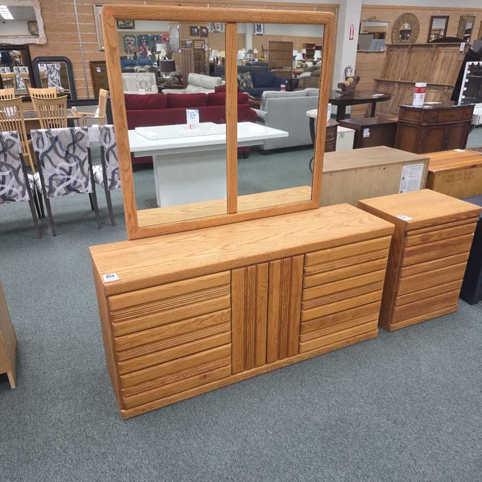 DRESSER WITH MIRROR BTK