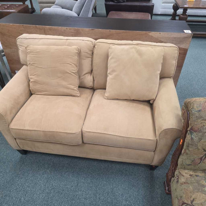 LOVESEAT BST