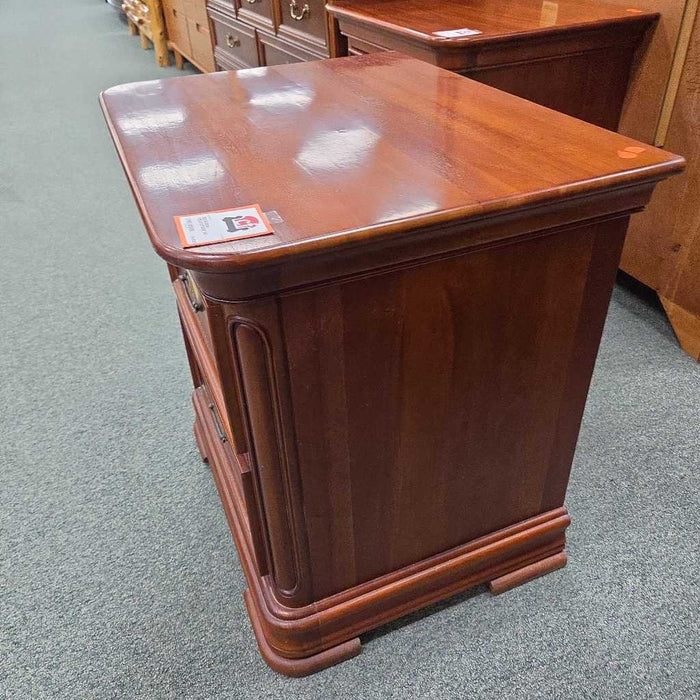 NIGHTSTAND SK