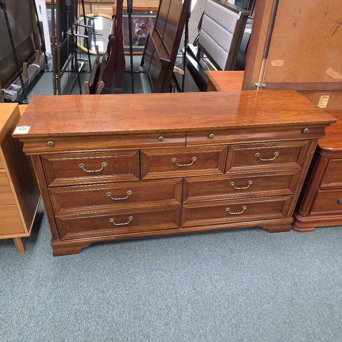 DRESSER WITH MIRROR BTK