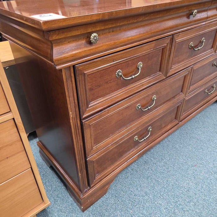 DRESSER WITH MIRROR BTK
