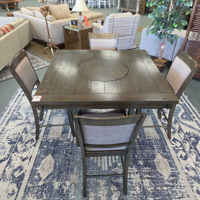 TABLE WITH LAZYSUSAN AND 4 CHAIRS BTK