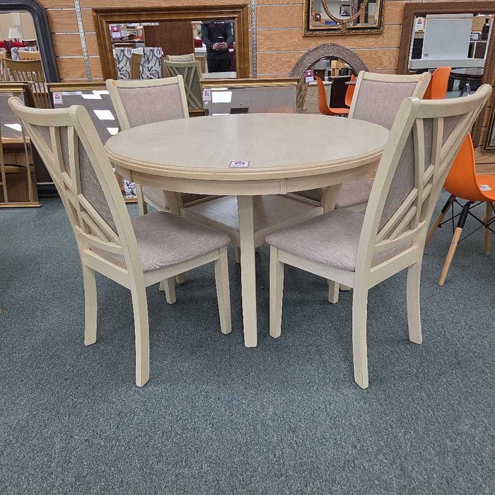 TABLE 4 CHAIRS LSH