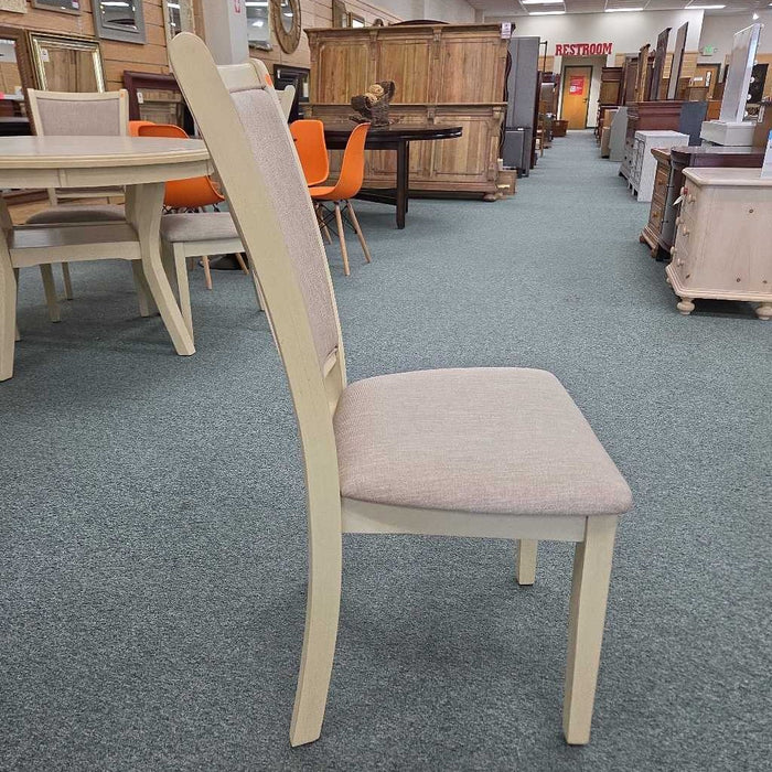 TABLE 4 CHAIRS LSH