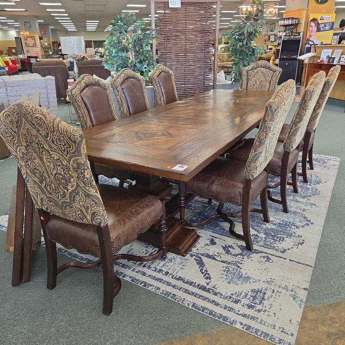 CENTURY TABLE WITH 2 LEAVES & 8 CHAIRS BAHH
