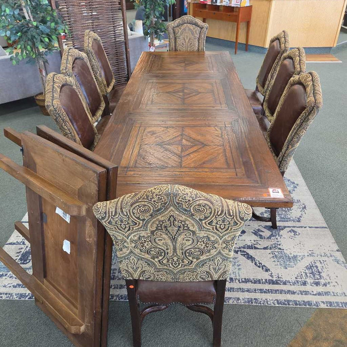 CENTURY TABLE WITH 2 LEAVES & 8 CHAIRS BAHH