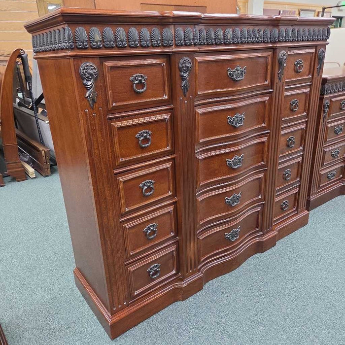 LARGE CHEST OF DRAWERS ATH