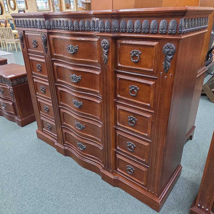 LARGE CHEST OF DRAWERS ATH