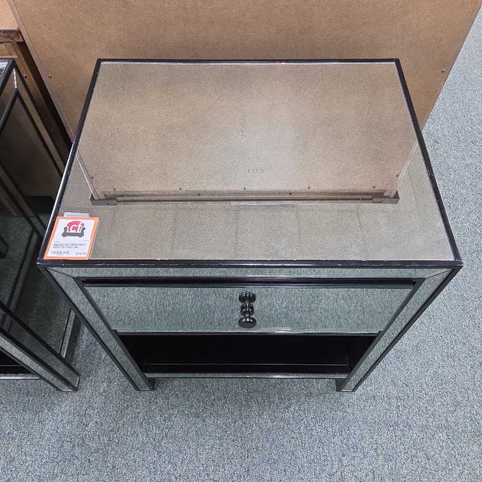 MIRRORED NIGHTSTAND SK
