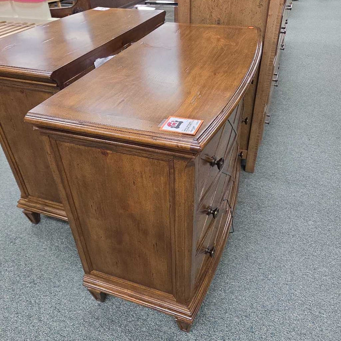 HOOKER 3 DRAWER NIGHTSTAND BTK