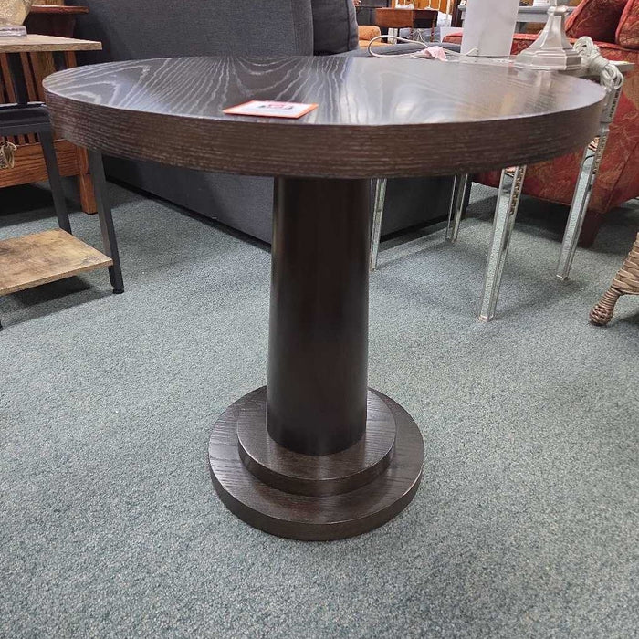 ROUND ACCENT TABLE KL
