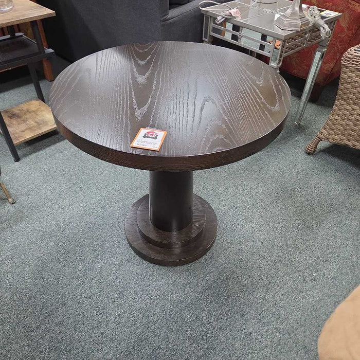 ROUND ACCENT TABLE KL