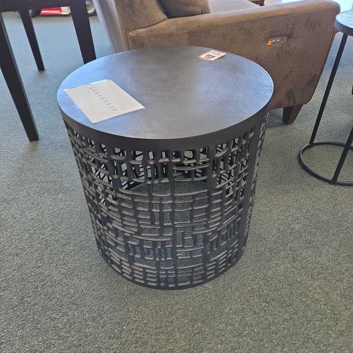 BERNHARDT AARON CHAIRSIDE TABLE LSH