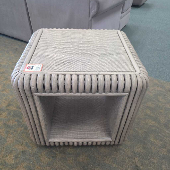 BRAXTON CULLER END TABLE BTK