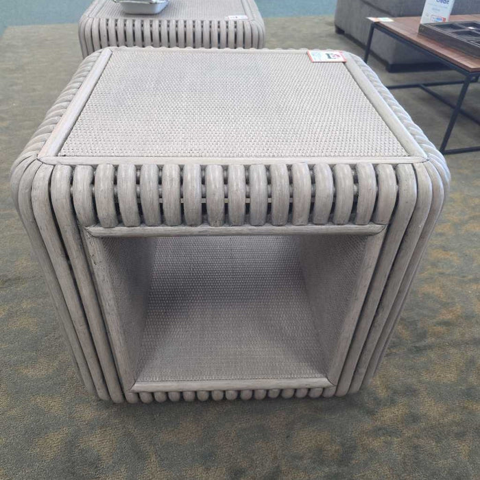 BRAXTON CULLER END TABLE BTK