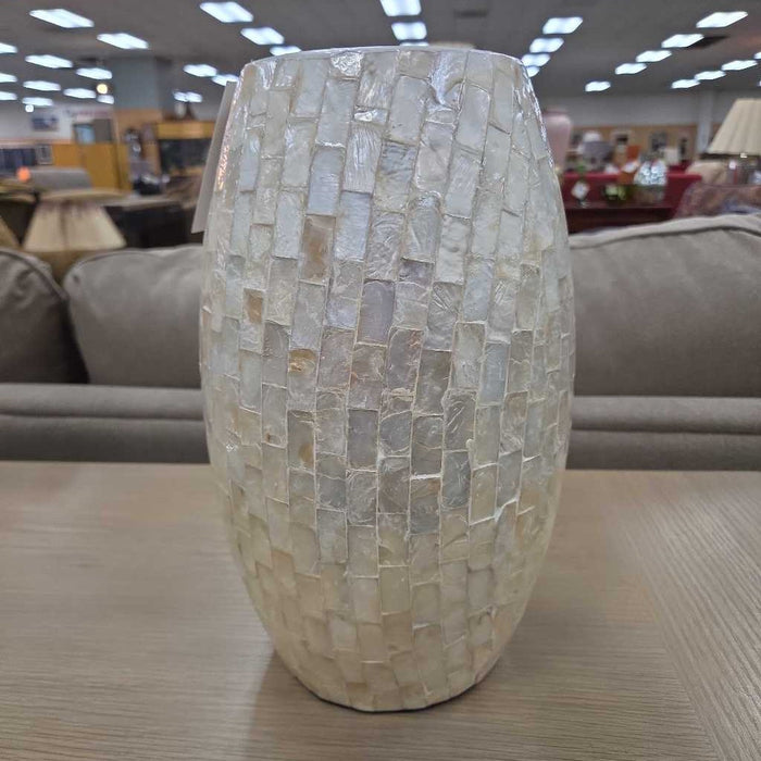 TILED VASE BT