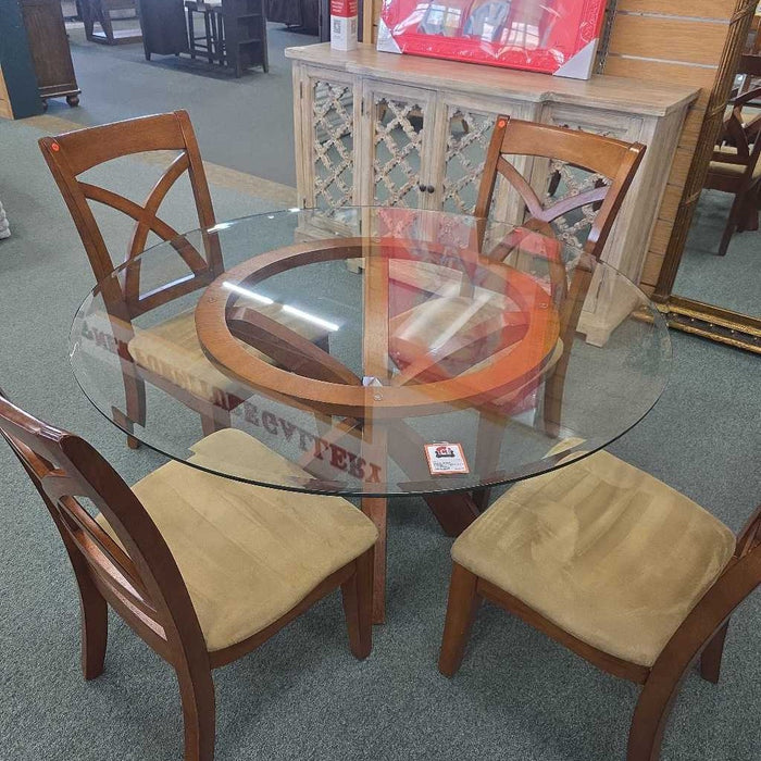 BASSETT TABLE WITH 4 CHAIRS LTT