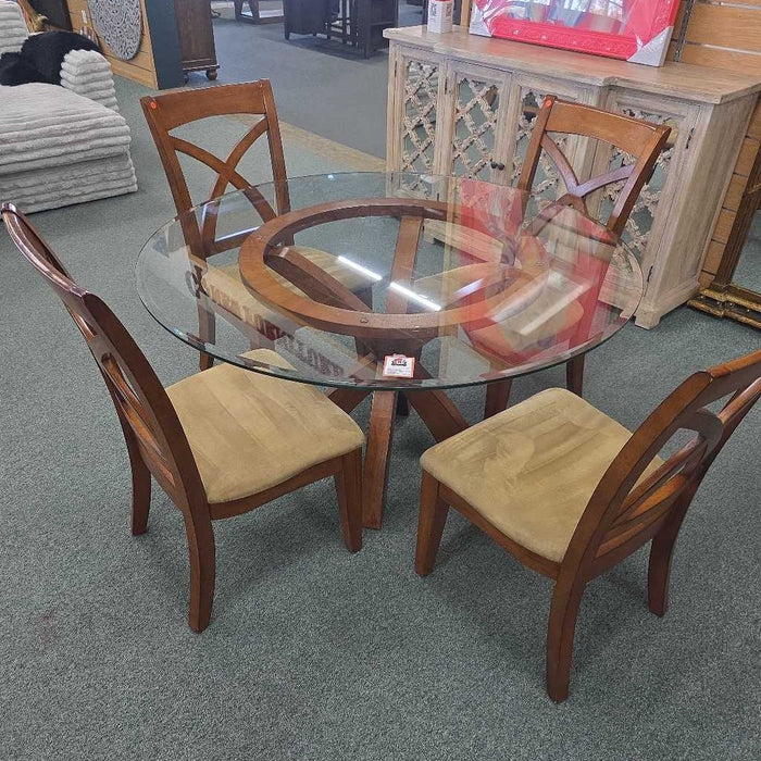 BASSETT TABLE WITH 4 CHAIRS LTT