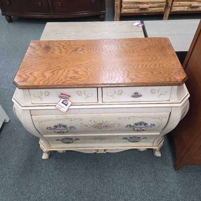 BOMBAY CHEST BAH