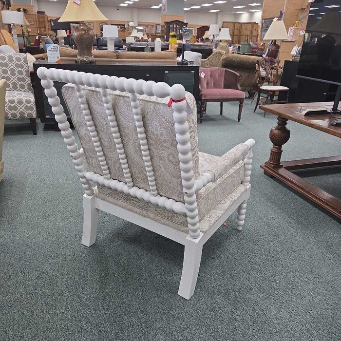 WHITE BOBBIN ACCENT CHAIR BBM