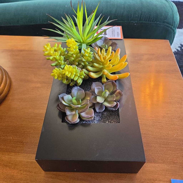BLACK BASE FLOWERS S