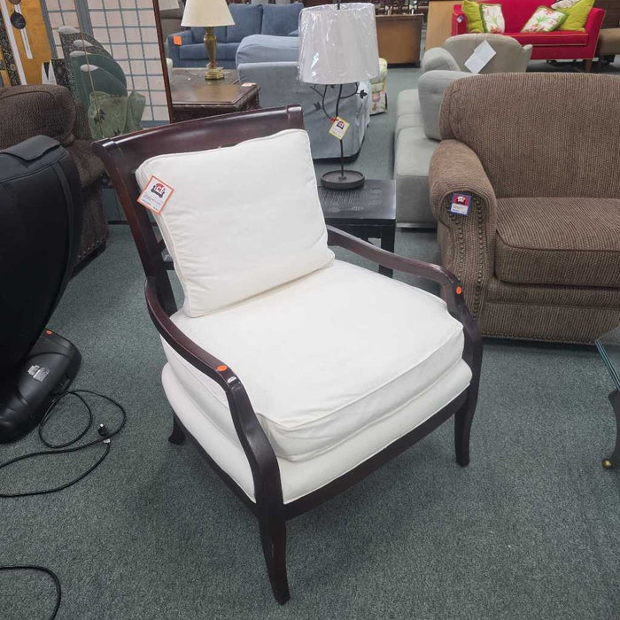 ACCENT CHAIR MI