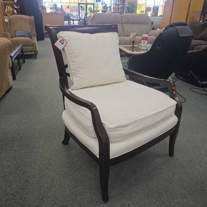 ACCENT CHAIR MI