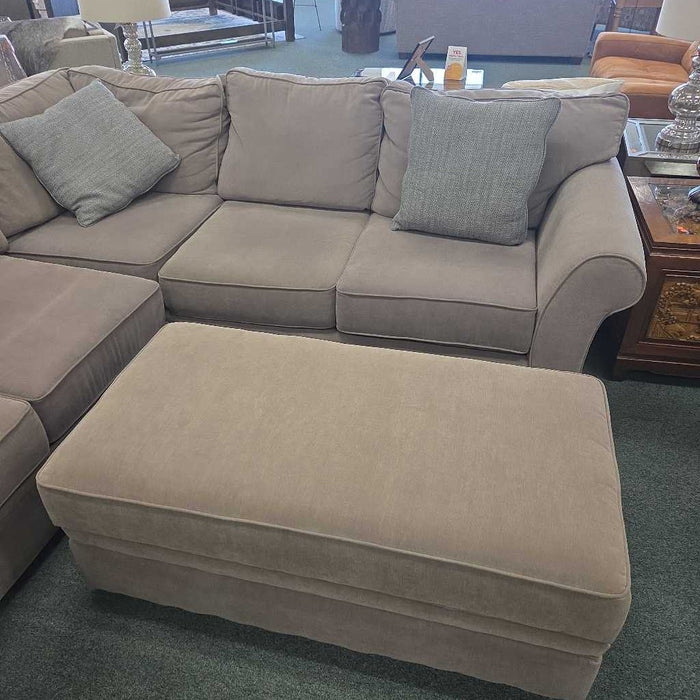 SECTIONAL SOFA WITH OTTOMAN ATH