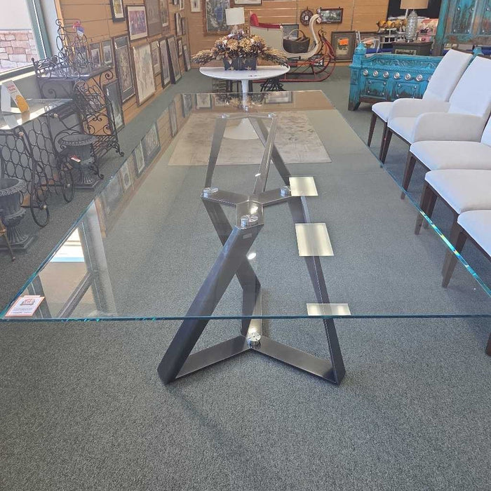 GLASS DINING TABLE LLCT