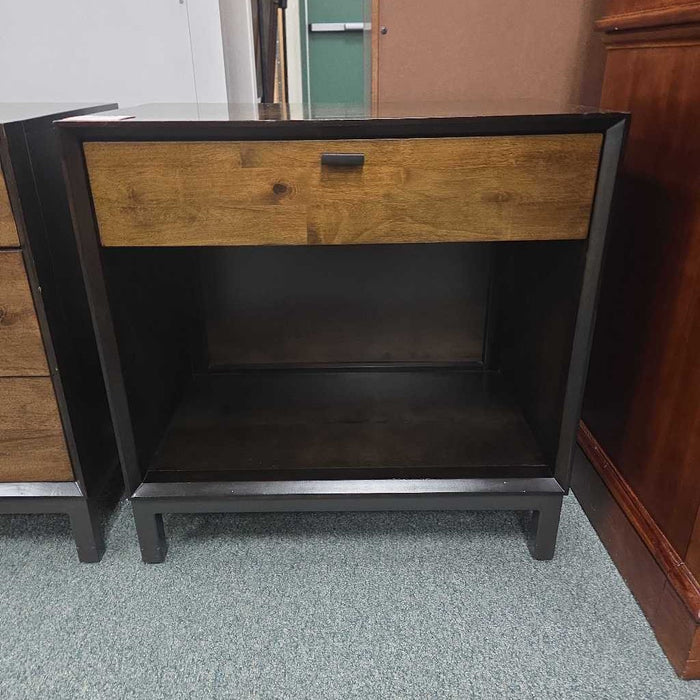 NIGHTSTAND SK