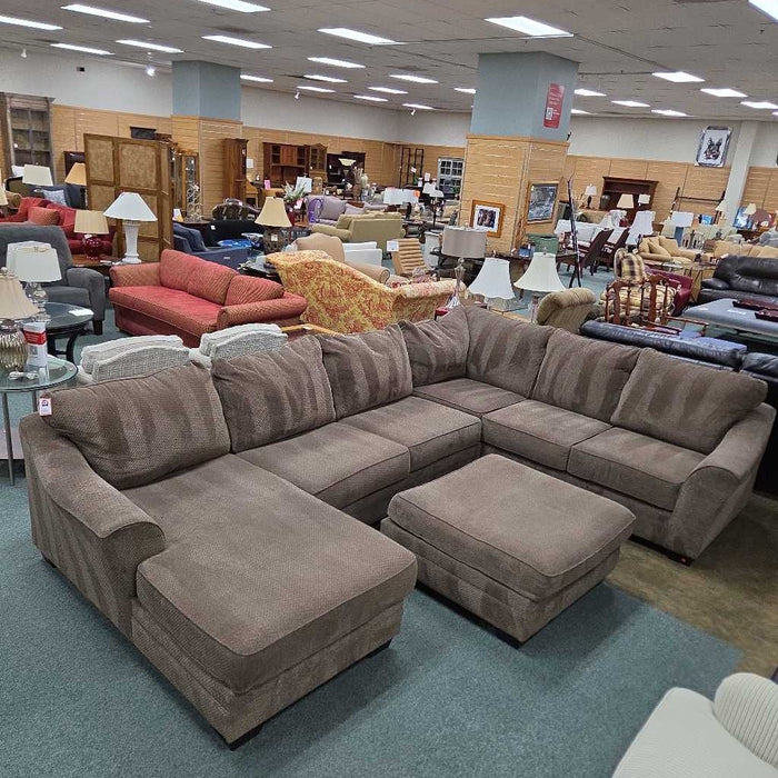 SECTIONAL WITH OTTOMAN ATH
