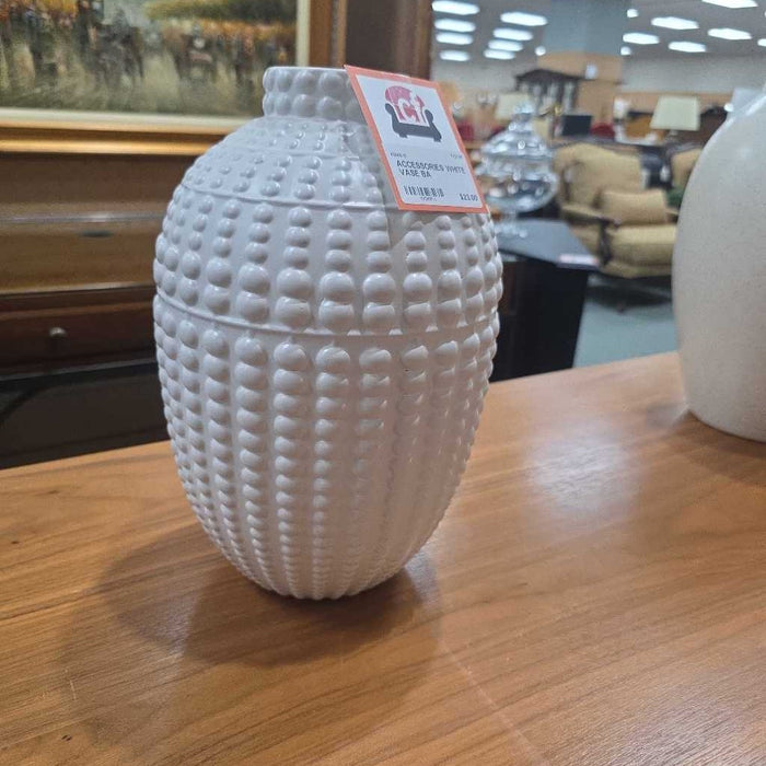 WHITE VASE BA