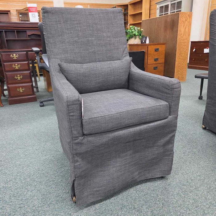 ACCENT CHAIR WITH CASTERS MI