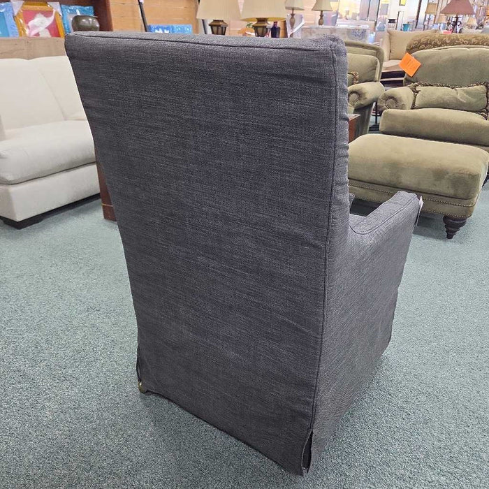 ACCENT CHAIR WITH CASTERS MI